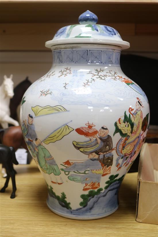 A Chinese wucai jar and cover, H.36cm